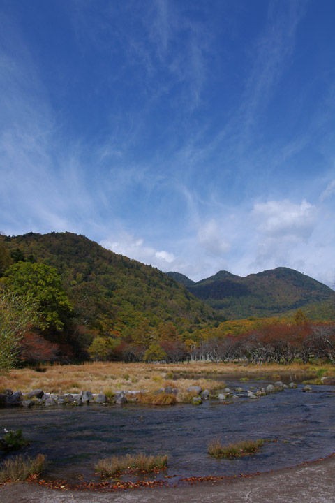 秋の奥日光光徳沼 Photoblog Premierquartier ペンタックス写真ブログ 上弦の月