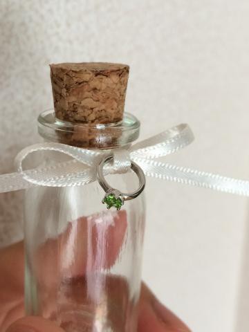 ファーストヘアーの残し方 小瓶に入れて飾ろう 赤ちゃんのファーストヘアーを記念に残そう