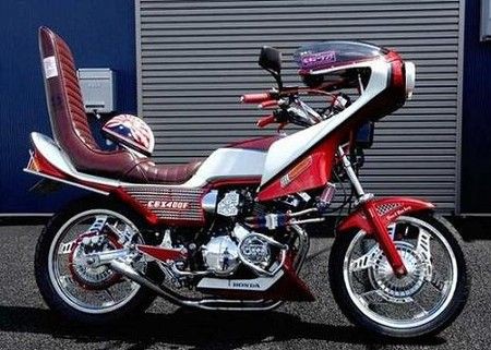 本物 伝説のバイクと言われてるホンダCBX400Fが盗難されまくってる 特撮