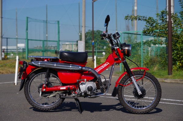 CT110 Postie -南半球の郵政カブ、その全貌- : CUB COMBAT THE UNSUNG HEROES