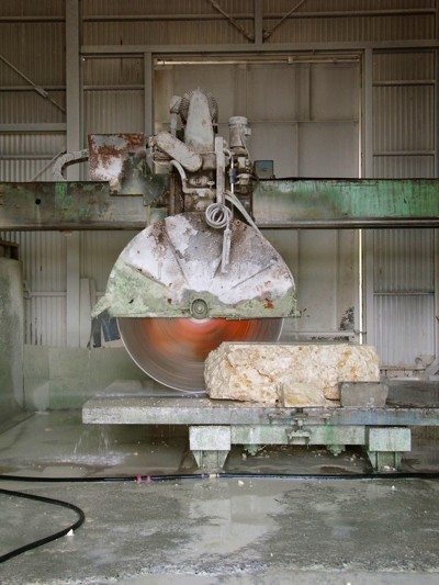 第121話 沖縄] 高級で親しみやすい琉球石灰岩 : 万鐘ももと庵「沖縄