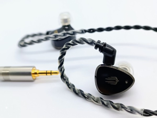 新品未開封 SIMGOT EM6L イヤホン リケーブル 有線 ハイレゾ 【公式通販】