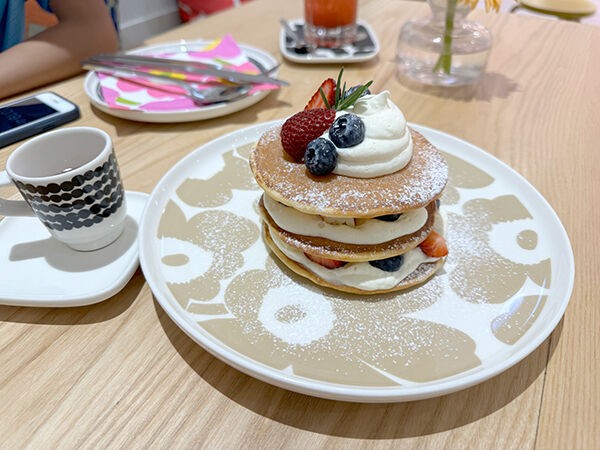 レア・貴重★marimekkoマリメッコ／Kuvioissa 本国フィンランド版 フィンランド発のブランド「マリメッコ」のカフェ、「marimekko kafe