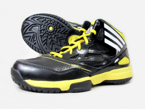 アディダスのアディバッシュｋ４新色 山梨の バスケットボール専門店 ボンスポーツのスタッフ 土屋晴幸のブログ