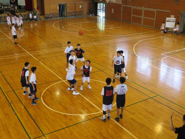 早くも新チーム初陣 甲府市中学交流大会 初日を少し観てきました 山梨の バスケットボール専門店 ボンスポーツのスタッフ 土屋晴幸のブログ