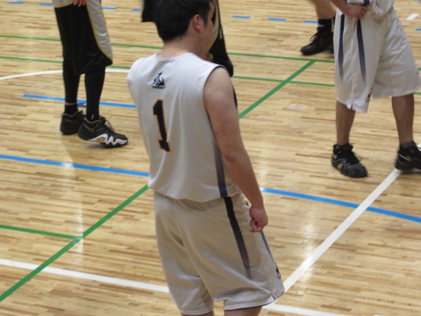 クラブ選手権１日目 山梨の バスケットボール専門店 ボンスポーツのスタッフ 土屋晴幸のブログ