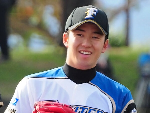 朗報 斎藤佑樹さん 自主トレを公開 ケビン山崎氏の指導受ける 来年への課題は 球速アップ Baycampurのblog