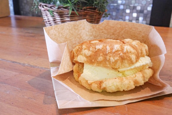 武蔵浦和 ハッピーハッピーにまるごとメロンパンラスクが登場 上司の話は聞きたくない Snsでも話題のメロンパンとは 浦和裏日記 さいたま市の地域ブログ