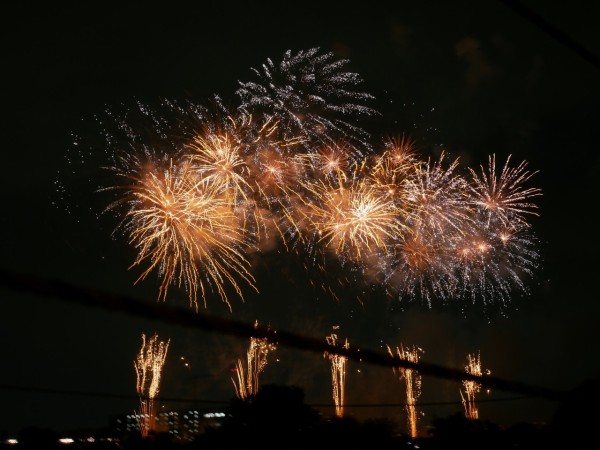 戸田橋花火大会 場所取りは18時からでも大丈夫 例年混雑必至の打ち上げ場所の東側で鑑賞してきた 18レポート 浦和裏日記 さいたま市の地域ブログ