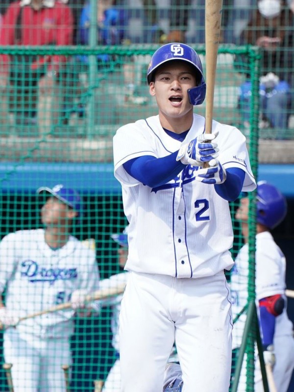 中日石川昂弥 バットと会話をする 竜速 りゅうそく