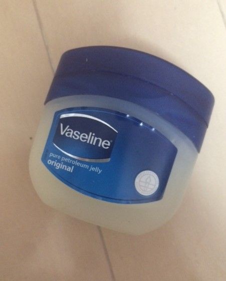 乾燥する季節の目元ケアに 万能ヴァセリンのチカラ Beautydiaryのblog