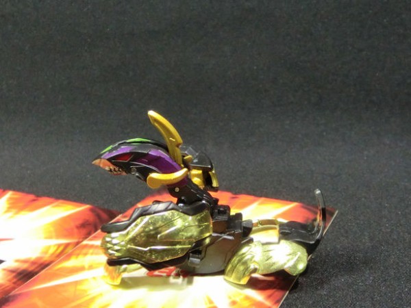 爆丸 覇タヴァネル プラパーツ付属 爆TECH】 爆丸統（ゼクス）タヴァネル 全フルメタルパーツ付き【美品】