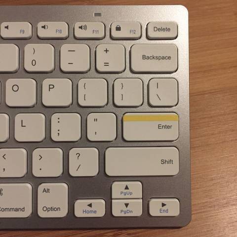 激安bluetoothワイヤレスキーボードを買ってみたら 超便利だった Anker ウルトラ コンパクト ブルートゥース キーボード コスパキ 収納 物欲 面倒を乗り越えキャンプを楽しむコスパ キャンパー 目指せミニマル 自作多め