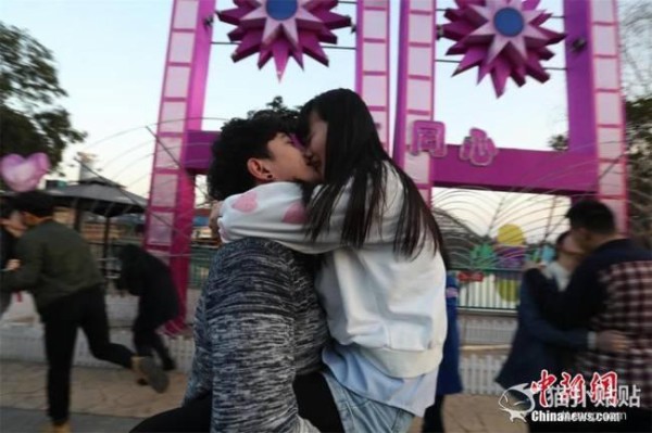 画像あり 男女が キスの長さを競う コンテストが話題に これは羨ましすぎるだろｗｗｗ ネクスト速報