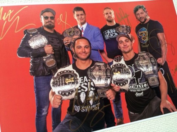 入荷 ジ エリート The Elite サイン入りフォト プロレス 格闘技ショップ Big Blue