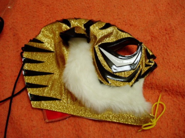 4代目タイガーマスクの新伝説プロレスマスク(タイガーラメ、サイン 