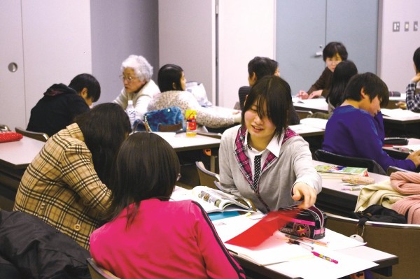 ８人に１人が外国籍の新宿区で 外国ルーツの子どもたちのキャリアアップをサポート 特定非営利活動法人 みんなのおうち Big Issue Online