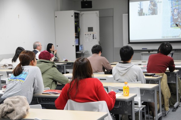 格差社会の是正 はデータ分析だけでは無理 背後にある人々の声を聞く必要性 同志社大学経済学部に出張講義 Big Issue Online