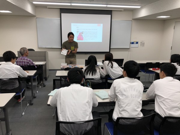 フランス料理店でのシェフ経験もある人が ホームレス状態になったのはなぜ 大阪府立松原高校の きずな を学ぶ授業にビッグイシュー販売者が出張講義 Big Issue Online