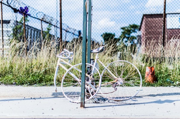 白い自転車」の意味を知っていますか？-自転車事故現場に置かれる 