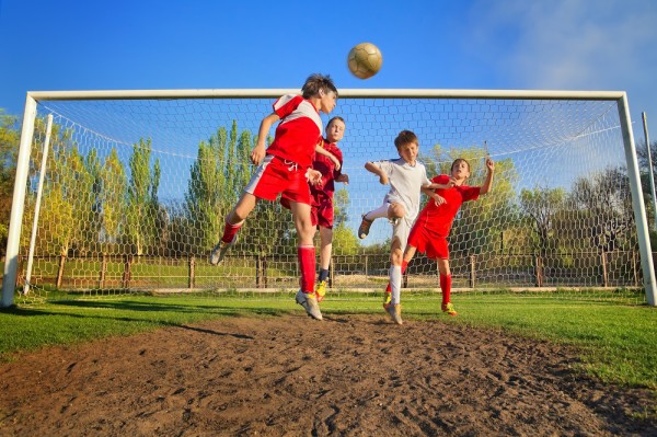 サッカーのヘディングが認知症リスクを高める 18歳未満はヘディング禁止 の提言 Big Issue Online