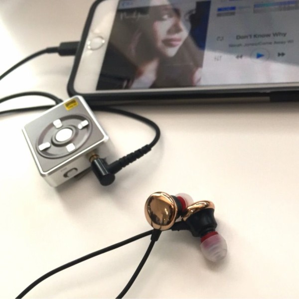 エレコム ハイレゾイヤホン シンプルでかわいい装いから生まれる圧倒的な高音質 Colorsシリーズ レッド EHP-F/CC1000ARD 2zzhgl6 EHP-RCC1000APN_02.jpg