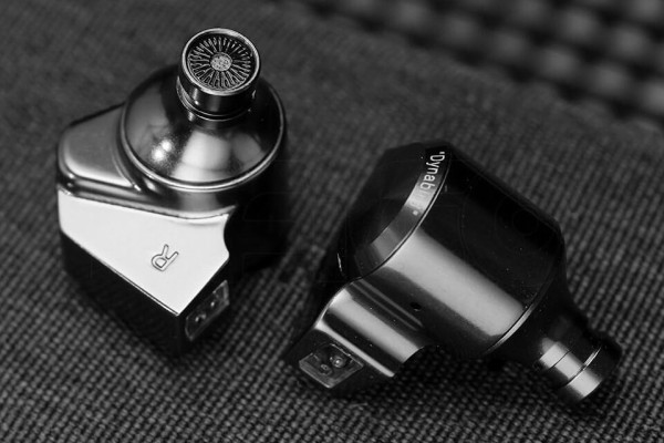 ORIVETI bleqk Dynabird」 クールなブラックデザインにバランスが良く