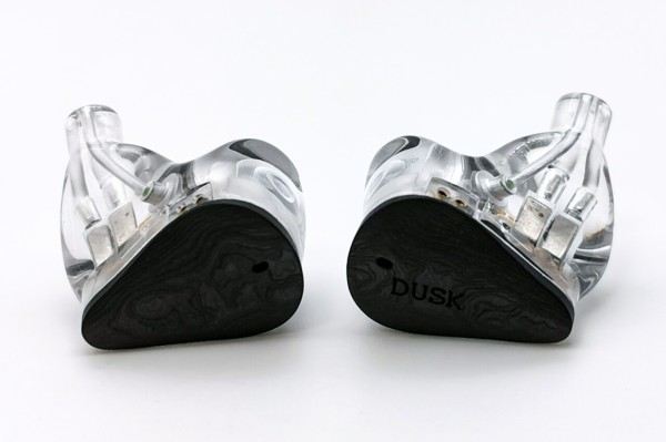 棚からレビュー】 「MOONDROP x Crinacle DUSK」 クールな外観に2DD+