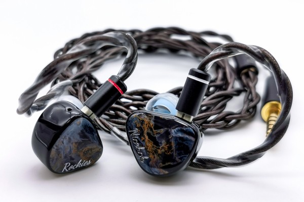 NICEHCK Rockies」 Sonion&Knowles製による2EST+2BA+1DD構成