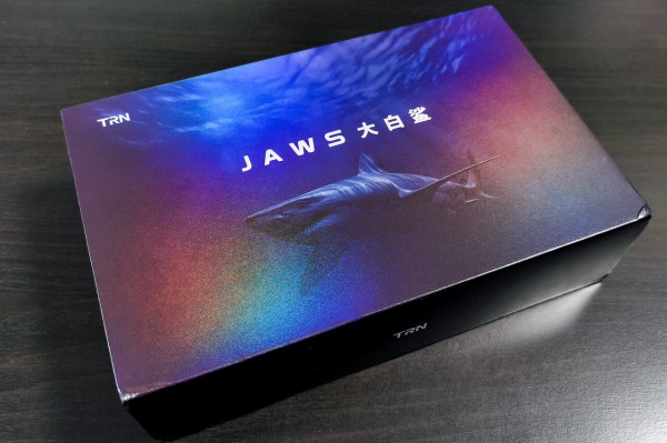 TRN JAWS」 サメをイメージしたデザインに4BA+3DD+1平面の8