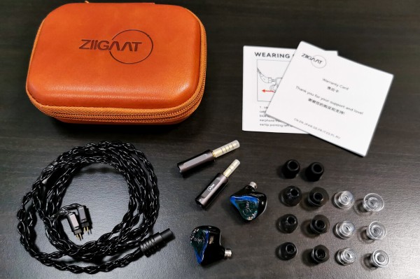 ZiiGaat Luna」 Knowles & Sonion製による 6BA構成。美しい