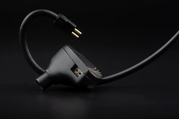 水月雨「Moondrop Aria」(2021) 落ち着いたデザインと絶妙な空間表現が