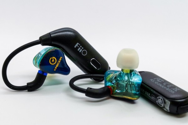 FiiO UTWS1」 様々なイヤホンをaptX対応の完全ワイヤレス（TWS