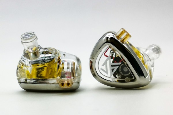 KZ EDA」 3種類のサウンドチューニングの本体が1個のパッケージに