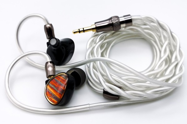 SHANLING TINO」 上質なデザインに10mm+8mmの2DD構成で