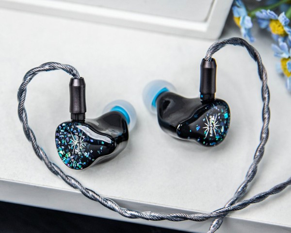 Kiwi Ears Astral」 入念な調整による1DD+6BA構成。グルーヴ感の