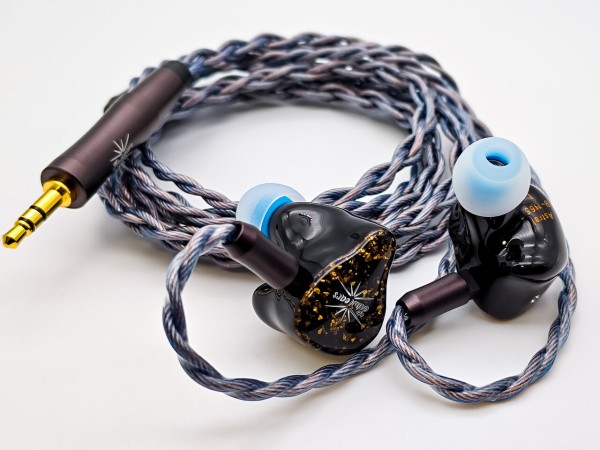 Kiwi Ears Astral」 入念な調整による1DD+6BA構成。グルーヴ感の