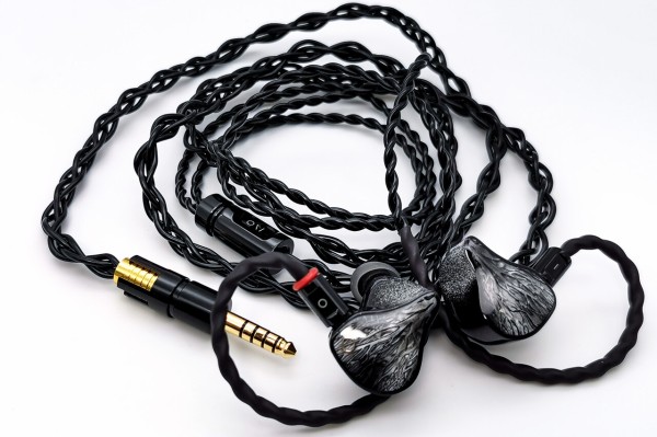 棚からレビュー】 「I＼O AUDIO SOGNO」 2DD+6BA構成のハイミドル級