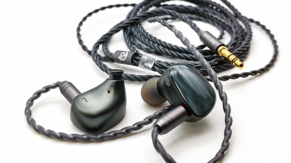 TRIPOWIN×HBB Olina 有線イヤホン（リケーブル可能） TRIPOWIN X HBB Olina」 CNTドライバー搭載で絶妙なリスニングサウンド