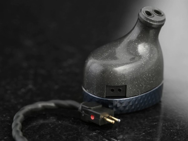 Massdrop x Noble X Universal」 125ドルに価格変更し、さらに