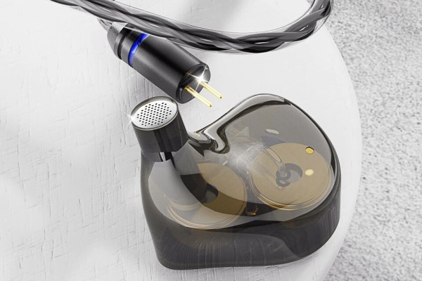 QKZ x HBB Hades」 9mm LCP振動板ドライバー×2基を並列配置