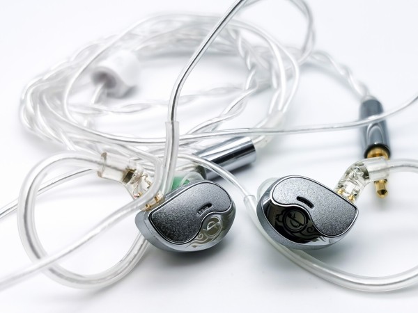 Zhulinniao (竹林鳥) Qing Luan Z4」 50ドル以下ながら金属