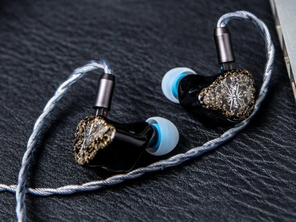 Kiwi Ears Astral」 入念な調整による1DD+6BA構成。グルーヴ感の