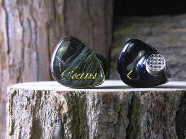 MYER-AUDIO CKLVX CK2V」 1DD+4BA+2マイクロ平面の7ドライバー構成