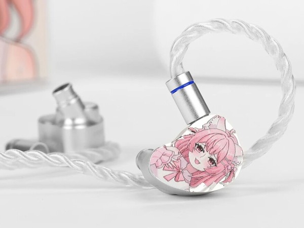CVJ Neko Limited Edition　イヤホン CVJ Neko」 アルミシェルに3次元切削されたキャラ絵フェイス