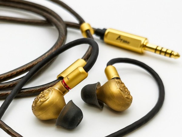 IKKO Musikv OH7 美品 IKKO Musikv OH7」 底から来る低域と艶があり伸びやかな中高域。広大な