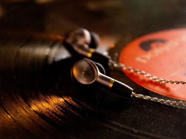 kbear 紅豆 Ormosia +topaz KBEAR Ormosia (紅豆)」 個性的なコンパクトデザインに豊かな