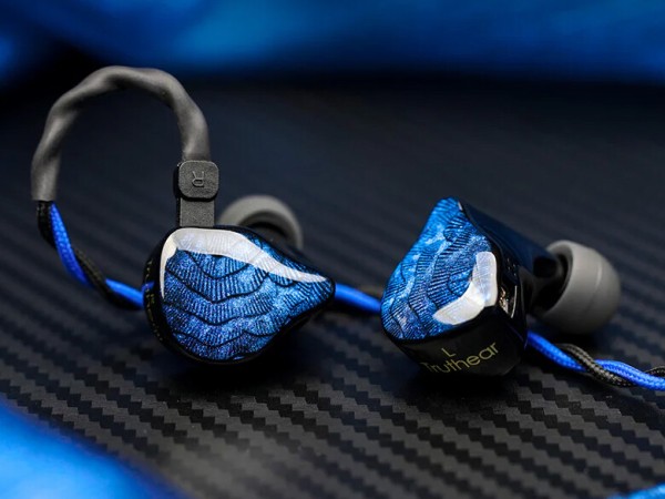 Truthear NOVA」 4BA+1DD構成でより完成度の高いフラット系