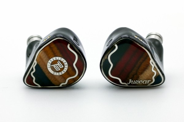 JUZEAR Dragonfly 81T」 8BA+1DD構成でDLP 3Dプリント&ウッド