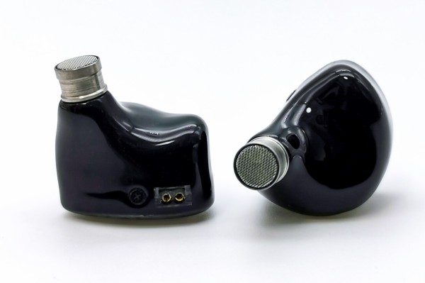 JUZEAR Butterfly 61T」 美しいシェルにKnowles製BAとCCP振動板